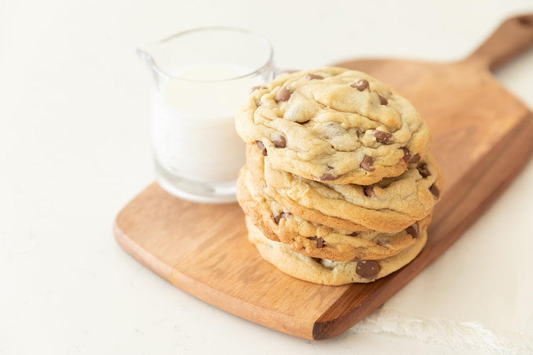 Bakery-Style Jumbo Chocolate Chip Cookie Recipe