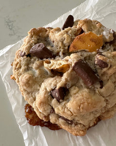 Jumbo Oatmeal Chocolate Salted Marshmallow Cookies Recipe